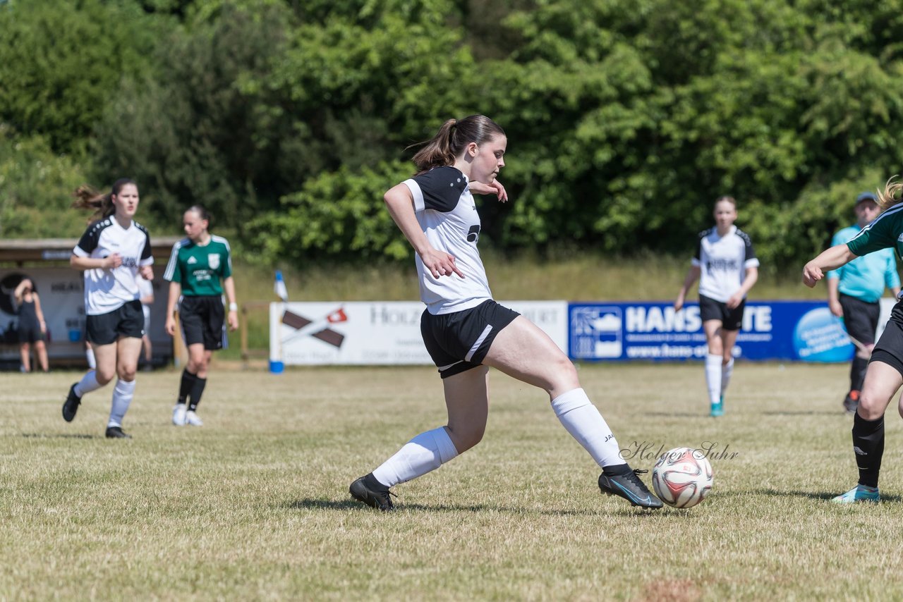 Bild 77 - wBJ TuRa Meldorf/Buesum - JFV Luebeck : Ergebnis: 1:0